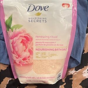 Dove Nourishing Secrets Bath Salt - Pink